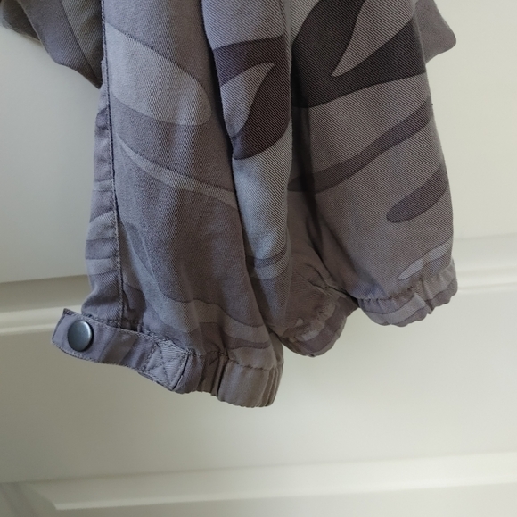 Thread & Supply Grey Camouflage Tencel Joggers ~ Size L - Picture 5 of 10